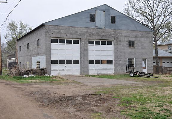 2nd image of 316 S 11th St