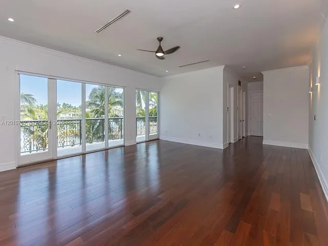 425 N Shore Dr — Photo 16