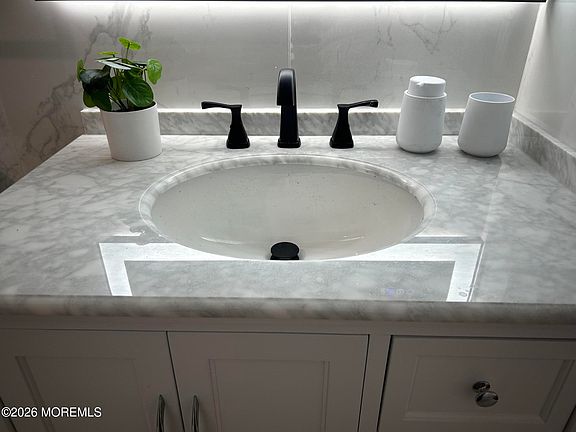 2nd image of 1035C Aberdeen Drive