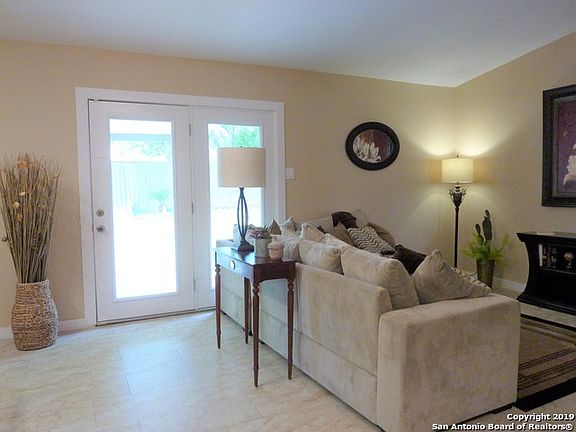 4th image of 5135 Saint Leonard St