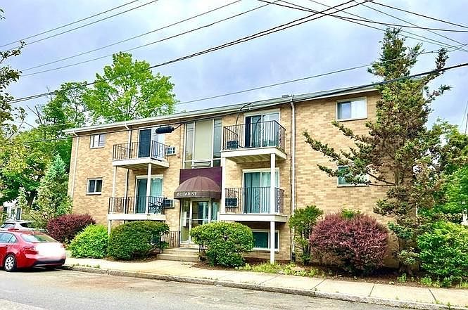 1st image of 87 Cedar St #21