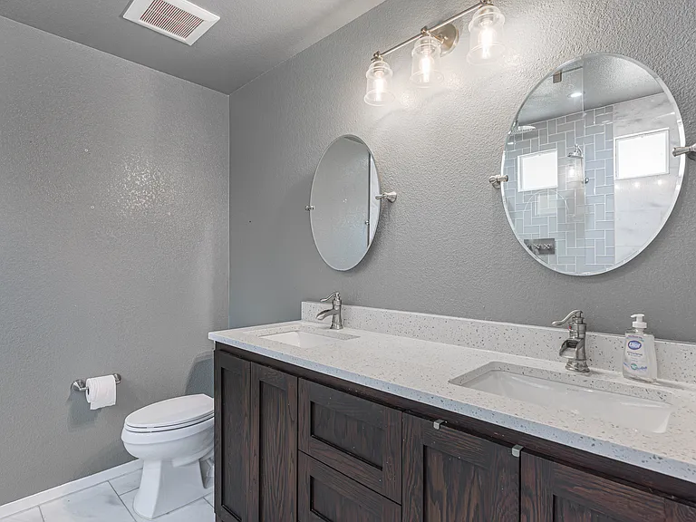 1301 Oak Hollow Ln — Photo 14
