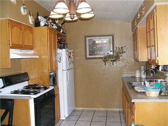 3rd image of 147 Marquita Ln