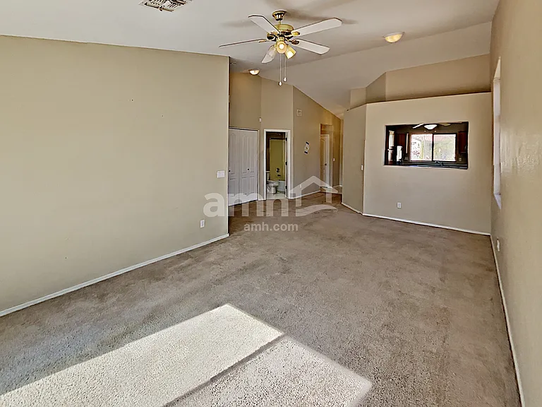 30300 N Royal Oak Way — Photo 7