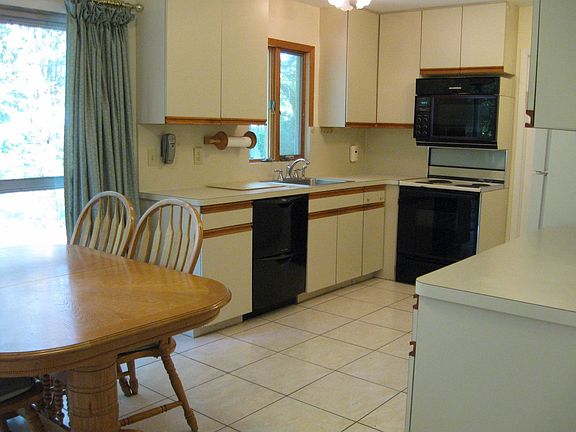 Eat In Kitchen