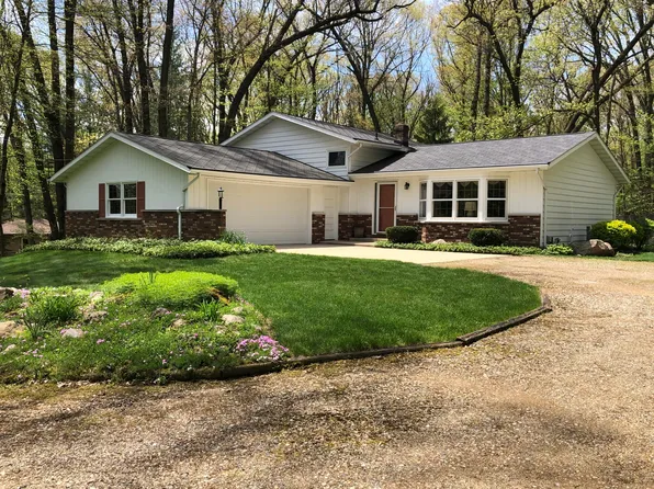 8454 S 34th St, Scotts, MI 49088