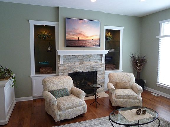 Bright, cheerful living room