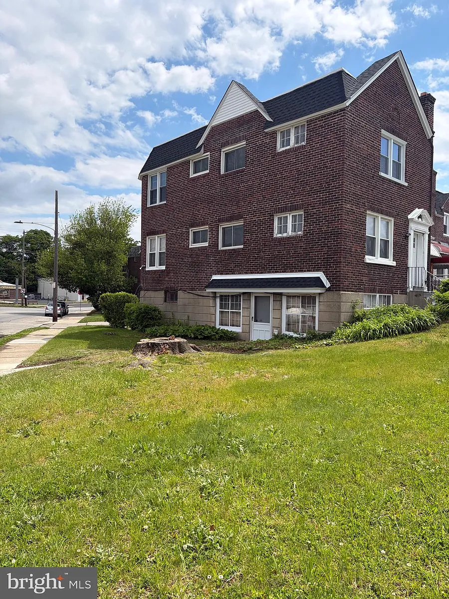 Building Photo - 7925 Cedarbrook Ave #2
