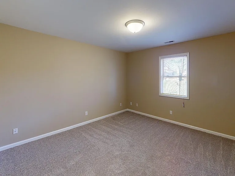 1404 N Garfield St — Photo 8