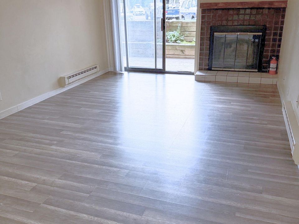 1st image of 998 W Beaver Creek Blvd #D-102