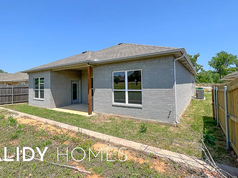 435 Remington Ave — Photo 32