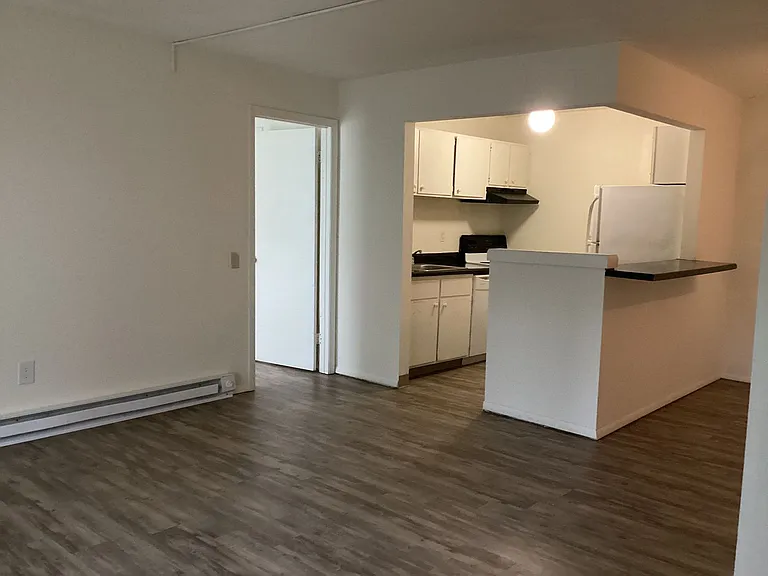 University Park Apartments near Cornell University — Photo 95