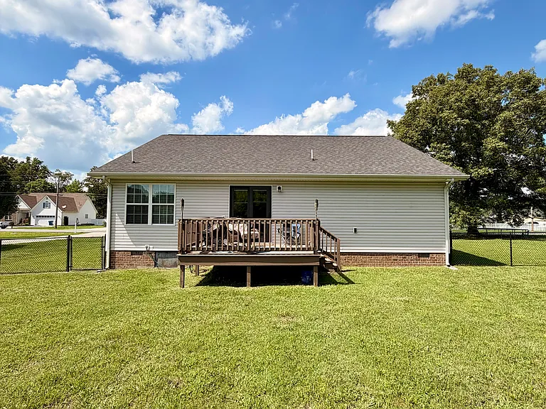 1208 E End Rd — Photo 6