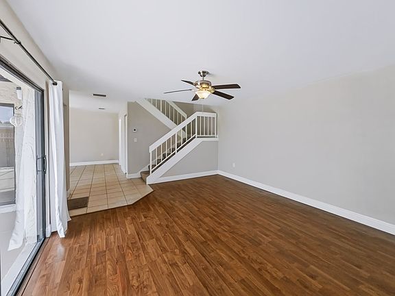5th image of 128 Lake Point Ln