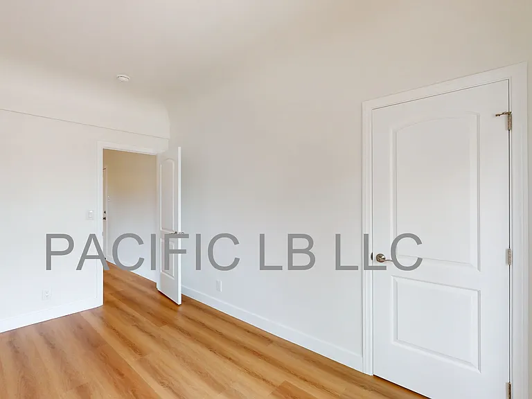Pacific Ave — Photo 12