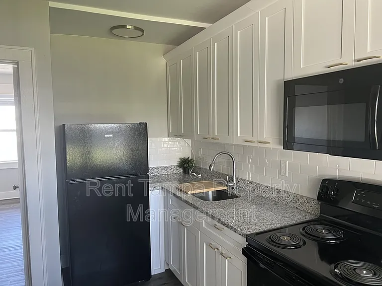 14 21st St N #1 — Photo 8