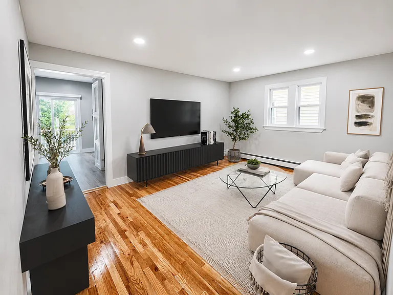 31 Adrian St #2 — Photo 3