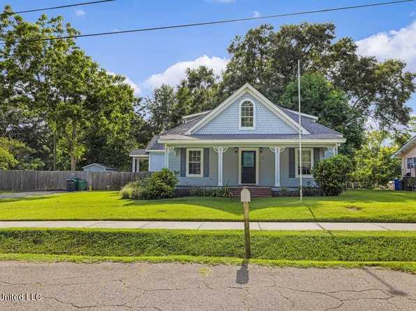 302 Iowa St, Wiggins, MS 39577