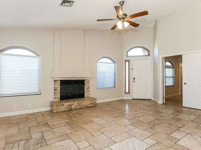 4452 E Wildwood Dr — Photo 4