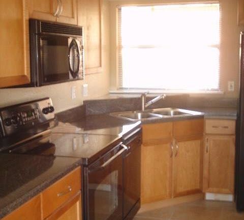 4th image of 863 Shoreline Cir #863