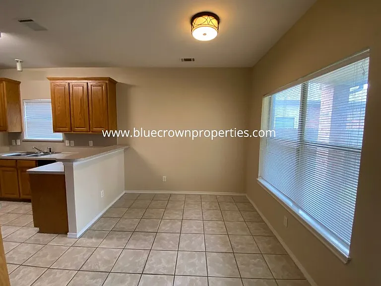 1829 Carver Dr — Photo 10