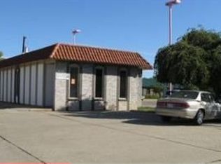 1011 E Prescott Rd, Salina, KS 67401
