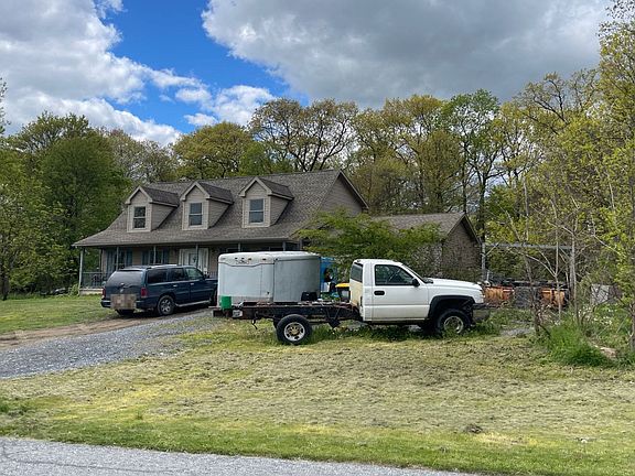 2nd image of 843 Bluemont Dr