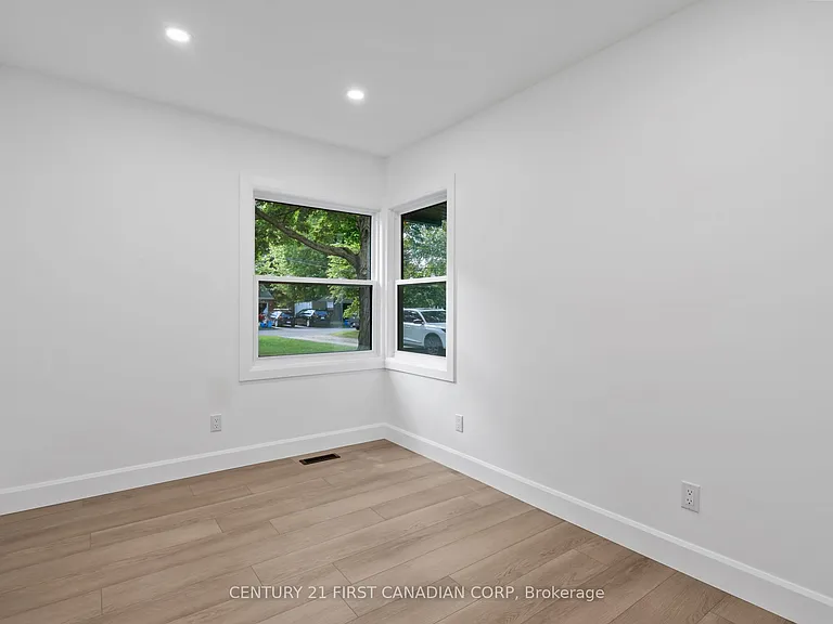 32 Braemar Cres — Photo 27