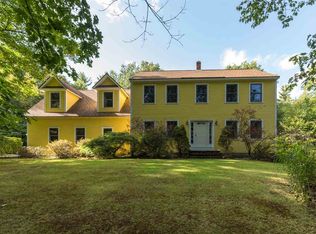 2 Sawyer Farm Rd, Deerfield, NH 03037