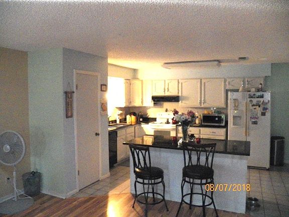 5th image of 1200 Hackberry Dr