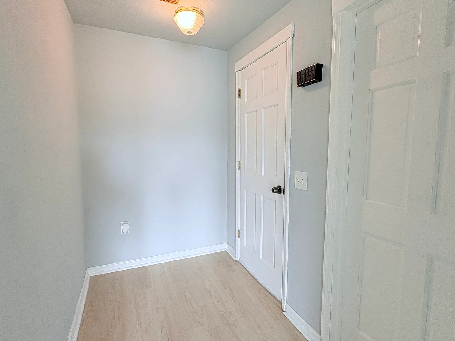 97 Fairview Ave — Photo 3