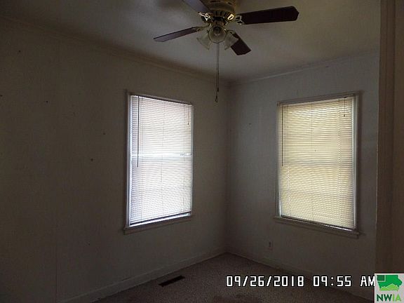 4th image of 317 38th Street Pl