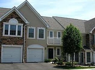 30 Rosewood Ct, North Haledon, NJ 07508