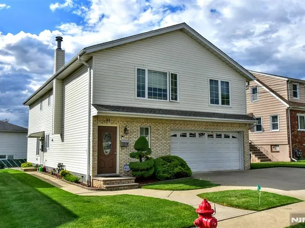 31 Leo Pl, Lodi, NJ 07644