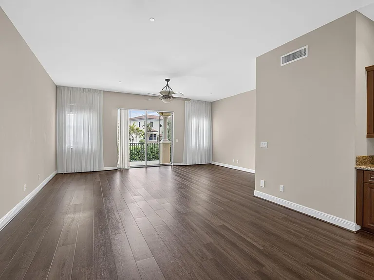 803 Del Sol Cir — Photo 17