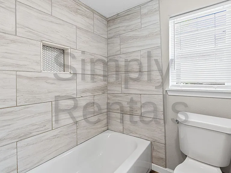 4214 Johnson St — Photo 20