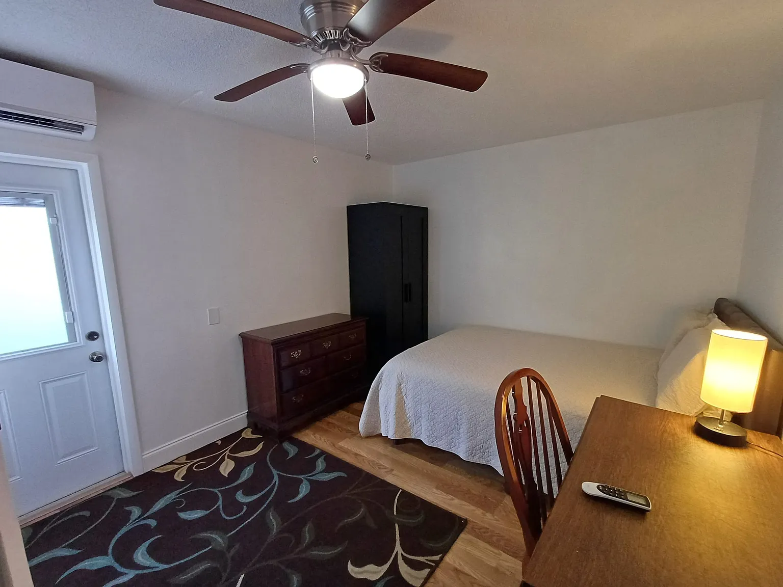 Studio, 350 sqft, $1,200 — Photo 3