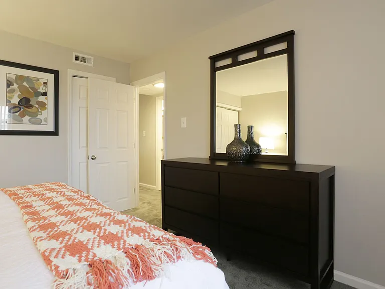 Chestnut Lane Apartments — Photo 9