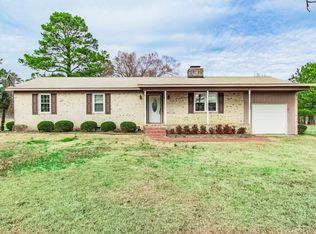 187 Raynor Rd, Spring Lake, NC 28390