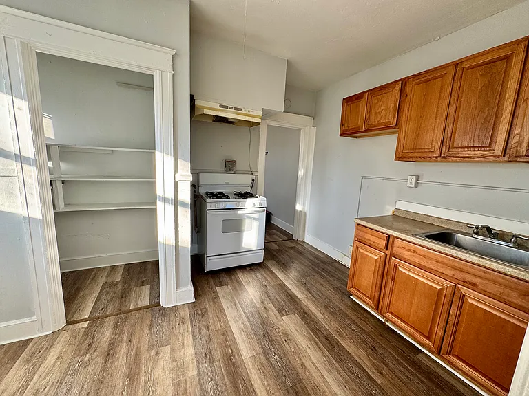 144 Mansion St #6 — Photo 6