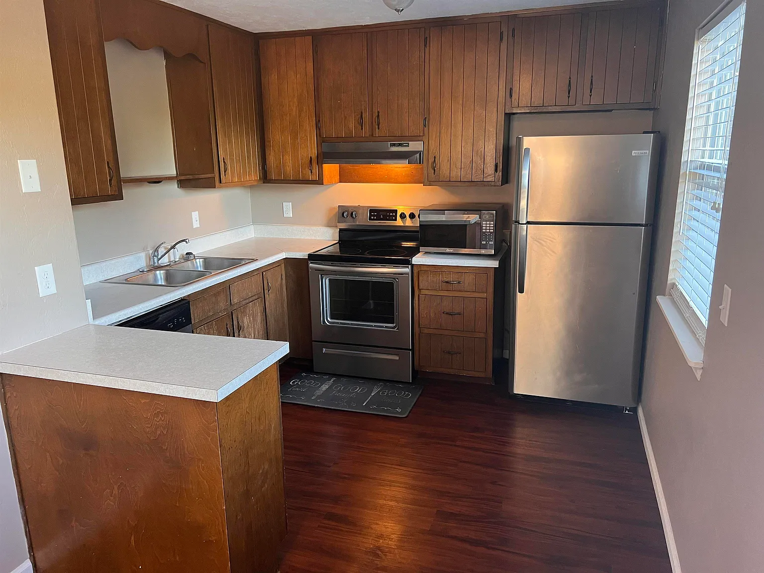 2 bed, 840 sqft, $1,100 — Photo 1