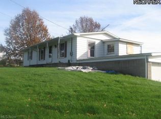 18409 Pine Lake Rd, Beloit, OH 44609