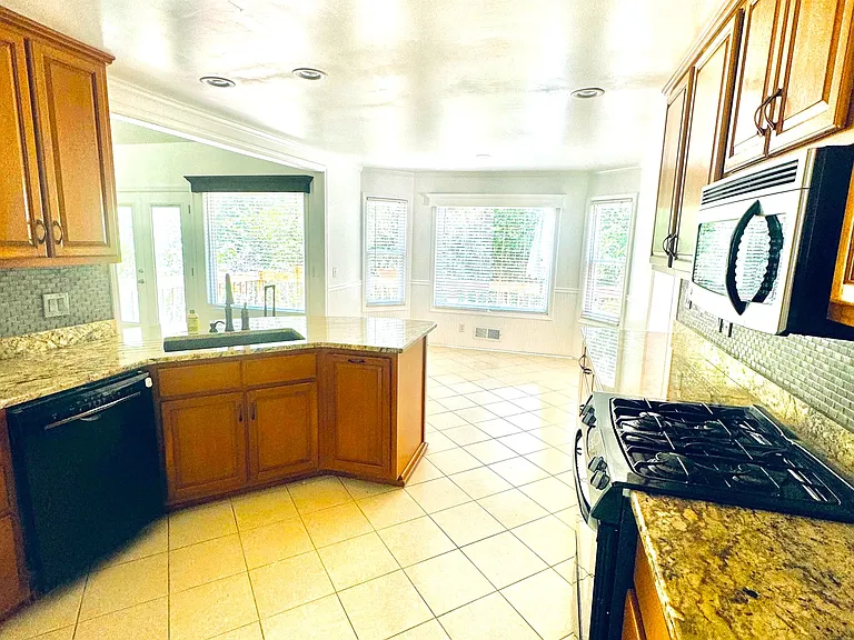45 Spring Forest Ct — Photo 4