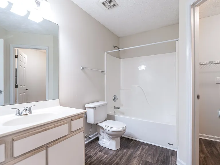 Burton Wyndfall Apartments — Photo 15