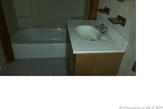 5th image of 75 Lake Shore Dr