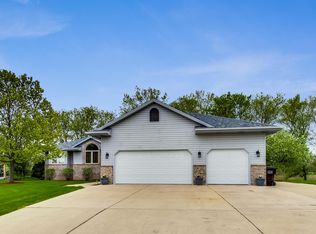 179 11th Ave E, Union Grove, WI 53182