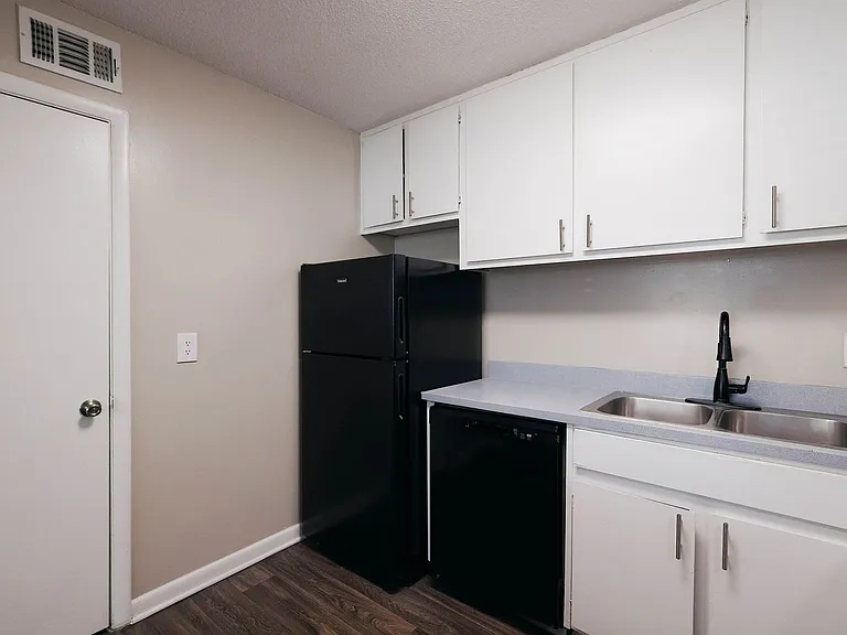 Hampton Hall | Comfort, Convenience, & Community All In One — Photo 383