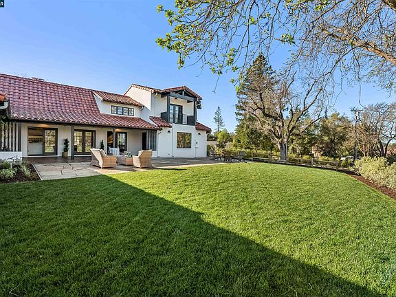 3rd image of 850 Las Trampas Rd