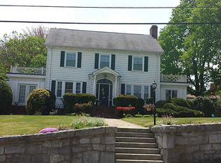 96 Woodside Ave, West Warwick, RI 02893