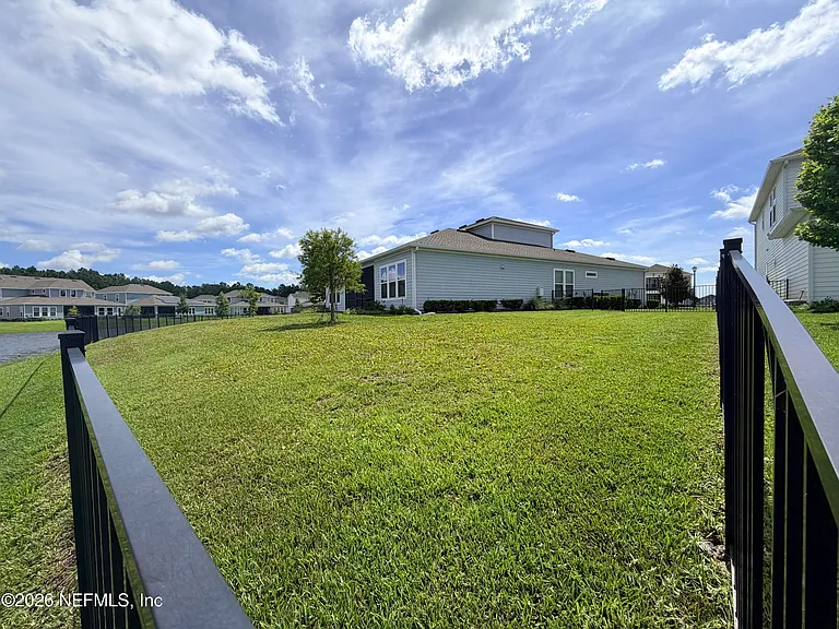 57 Pavo Cir — Photo 6